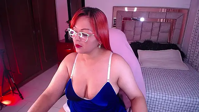salomecastro  online show from March 19, 1:54 am