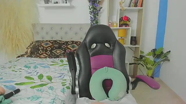 Gaby ortis online show from December 15, 3:56 am