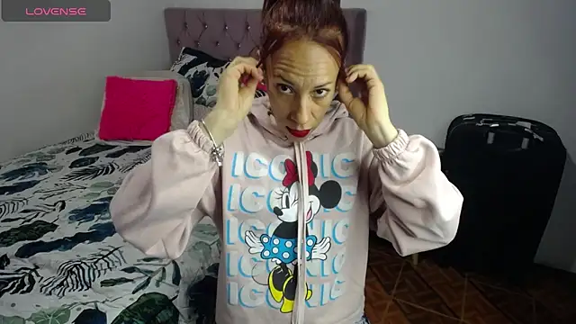 Snapshot of cristin_doll_ chatting on February 21, 9:43 pm cristin doll online show from February 21, 9:43 pm