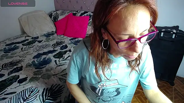 Snapshot of cristin_doll_ chatting on February 26, 5:39 pm cristin doll online show from February 26, 5:39 pm