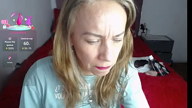 Snapshot of cristin_doll_ chatting on November 19, 9:26 pm cristin doll online show from November 19, 9:26 pm