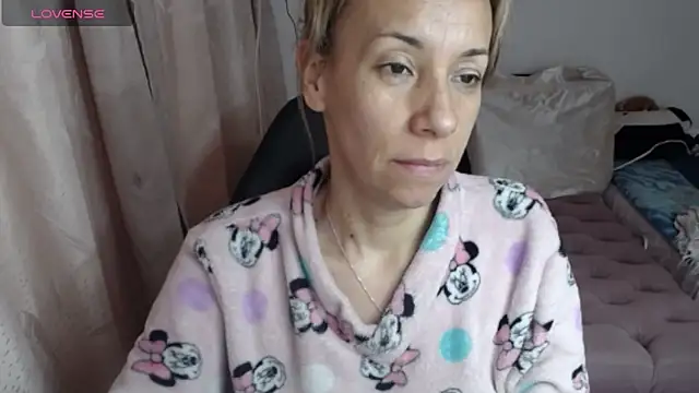 Snapshot of cristin_doll_ chatting on February 16, 1:07 pm cristin doll online show from February 16, 1:07 pm