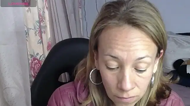 Snapshot of cristin_doll_ chatting on March 16, 8:24 pm cristin doll online show from March 16, 8:24 pm