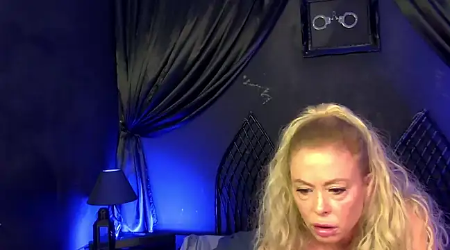 Snapshot of skyetbabestation chatting on February 2, 9:02 pm skyetbabestation online show from February 2, 9:02 pm