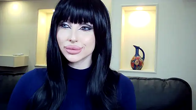 Snapshot of Lady_Joli chatting on November 17, 9:20 pm Lady Joli online show from November 17, 9:20 pm