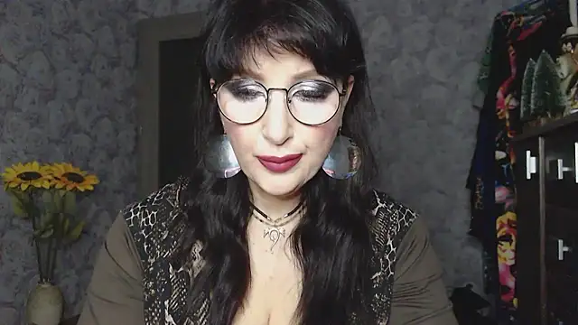 Snapshot of Aziza1 chatting on January 13, 8:26 pm Aziza1 online show from January 13, 8:26 pm