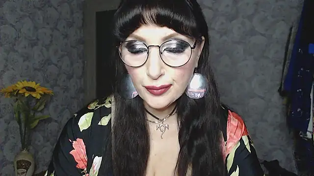 Snapshot of Aziza1 chatting on February 19, 7:05 pm Aziza1 online show from February 19, 7:05 pm