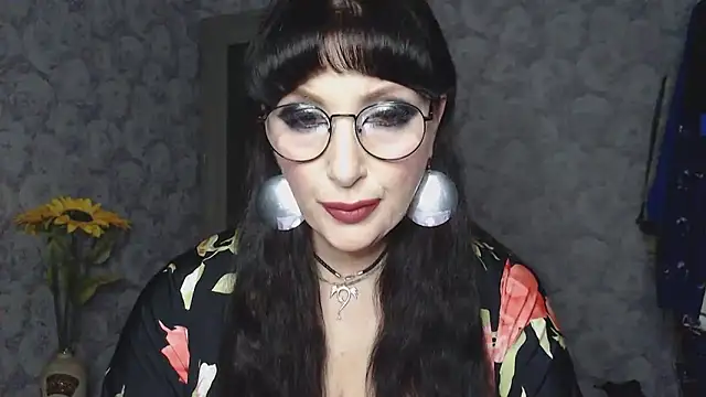 Snapshot of Aziza1 chatting on February 19, 10:09 pm Aziza1 online show from February 19, 10:09 pm