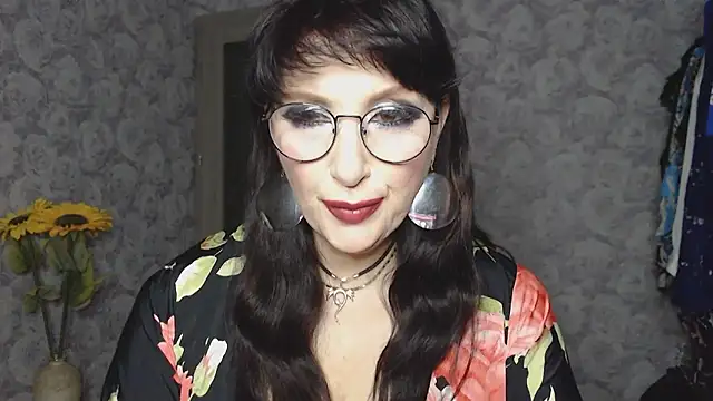 Snapshot of Aziza1 chatting on March 5, 6:45 pm Aziza1 online show from March 5, 6:45 pm