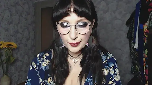 Snapshot of Aziza1 chatting on March 22, 2:47 pm Aziza1 online show from March 22, 2:47 pm