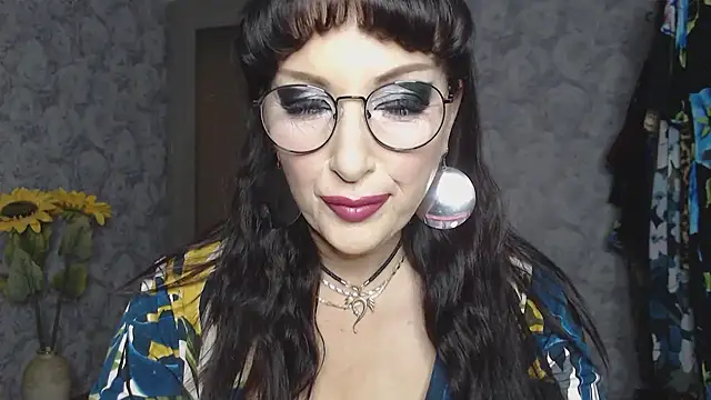 Snapshot of Aziza1 chatting on September 15, 1:55 pm Aziza1 online show from September 15, 1:55 pm