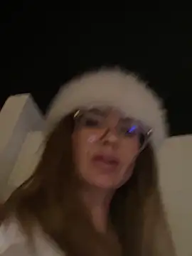 Snapshot of Etwas_neugierig chatting on March 12, 5:52 pm Etwas neugierig online show from March 12, 5:52 pm