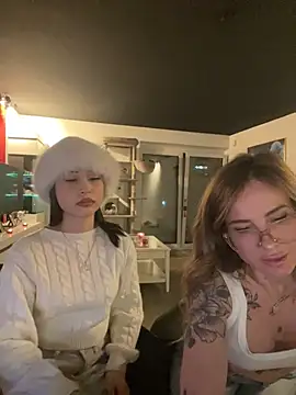 Snapshot of Etwas_neugierig chatting on March 18, 6:55 pm Etwas neugierig online show from March 18, 6:55 pm