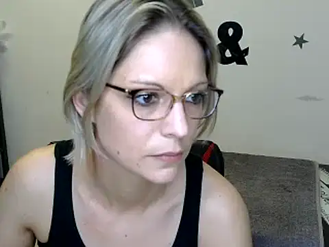 alixfeeling online show from December 6, 5:00 pm