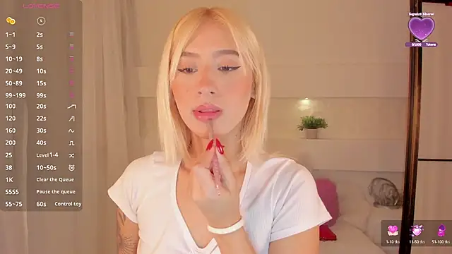 Snapshot of AshleyRoys chatting on February 27, 2:54 pm AshleyRoys online show from February 27, 2:54 pm