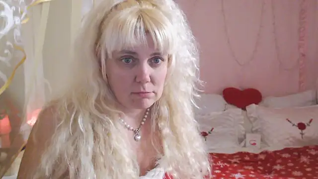 SunnySylvia online show from January 1, 5:00 pm