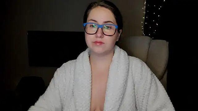 Snapshot of SeasonalSomeone chatting on October 31, 10:11 pm SeasonalSomeone online show from October 31, 10:11 pm