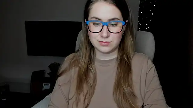 Snapshot of SeasonalSomeone chatting on November 1, 9:39 pm SeasonalSomeone online show from November 1, 9:39 pm