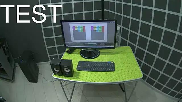 yodaModel1 online show from December 18, 1:39 pm