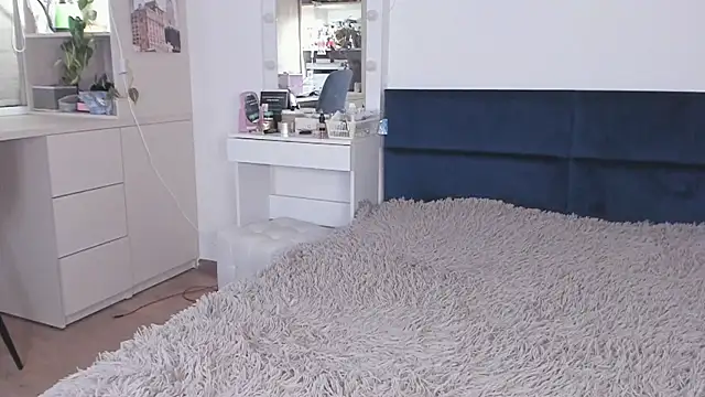 Snapshot of BowToYourWeakness chatting on March 12, 9:56 pm BowToYourWeakness online show from March 12, 9:56 pm