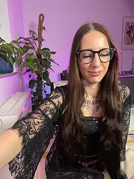 Trixie-Tainted online show from January 12, 4:08 pm