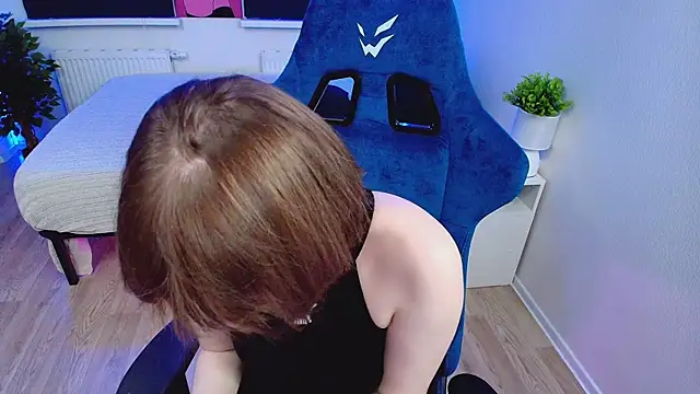 CranberryHot online show from February 28, 12:43 am