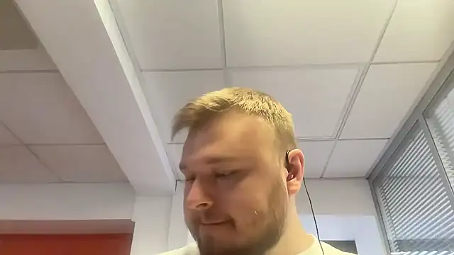 Snapshot of fmodel chatting on November 3, 1:12 pm fmodel online show from November 3, 1:12 pm