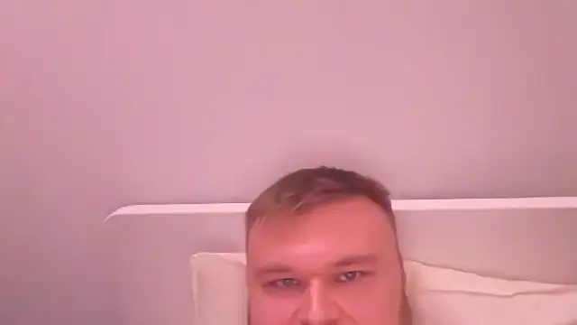 Snapshot of fmodel chatting on December 4, 5:43 pm fmodel online show from December 4, 5:43 pm