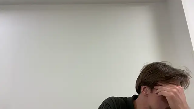 Snapshot of fmodel chatting on March 9, 3:38 pm fmodel online show from March 9, 3:38 pm