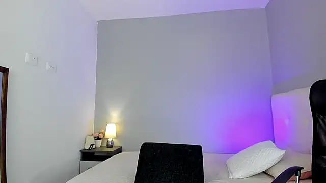 NataliaBuiles online show from January 25, 8:00 pm