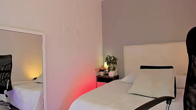 NataliaBuiles online show from October 15, 4:18 pm