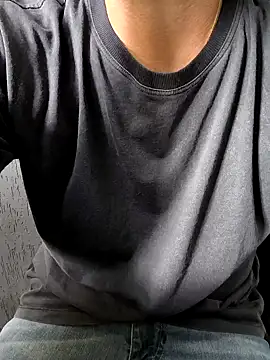 Snapshot of Leo_Big chatting on January 7, 5:31 pm Leo Big online show from January 7, 5:31 pm