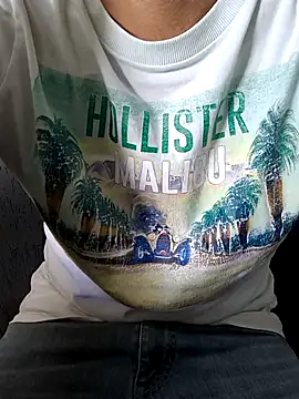 Snapshot of Leo_Big chatting on February 12, 6:09 pm Leo Big online show from February 12, 6:09 pm