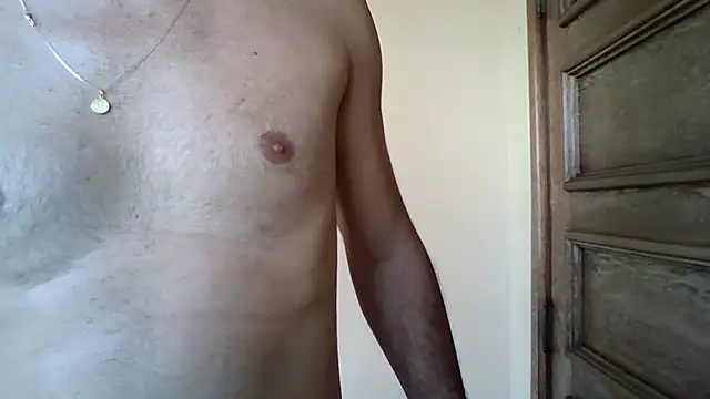 Snapshot of Leo_Big chatting on February 25, 7:36 pm Leo Big online show from February 25, 7:36 pm