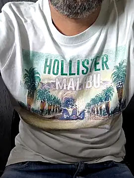 Snapshot of Leo_Big chatting on October 14, 11:33 am Leo Big online show from October 14, 11:33 am