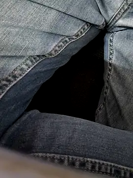 Snapshot of Leo_Big chatting on October 21, 12:28 pm Leo Big online show from October 21, 12:28 pm