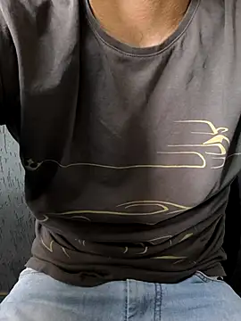 Snapshot of Leo_Big chatting on October 30, 11:44 am Leo Big online show from October 30, 11:44 am