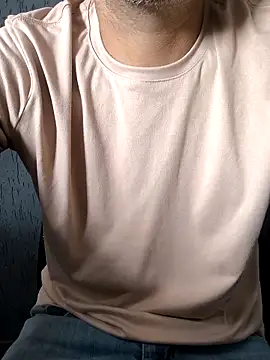 Snapshot of Leo_Big chatting on November 3, 12:06 pm Leo Big online show from November 3, 12:06 pm