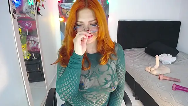 coraline101  online show from March 10, 2:05 am