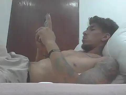 axel2leiva online show from February 2, 6:12 am