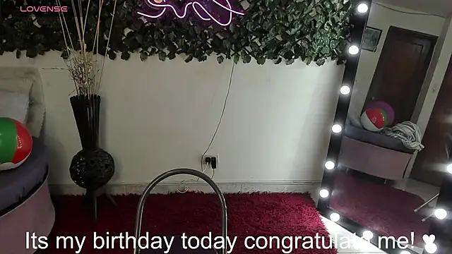 Snapshot of DestinyHills chatting on September 29, 12:32 pm DestinyHills online show from September 29, 12:32 pm