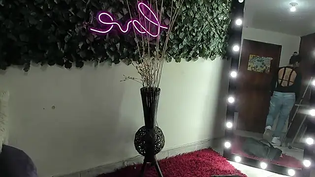 Snapshot of DestinyHills chatting on October 1, 12:33 pm DestinyHills online show from October 1, 12:33 pm