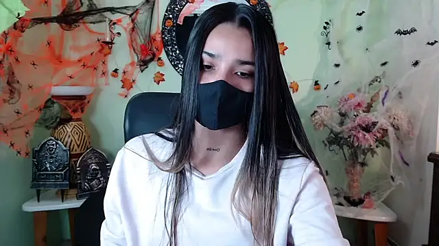 Snapshot of DestinyHills chatting on October 10, 12:15 pm DestinyHills online show from October 10, 12:15 pm