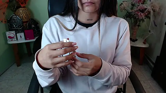 Snapshot of DestinyHills chatting on October 13, 12:05 pm DestinyHills online show from October 13, 12:05 pm