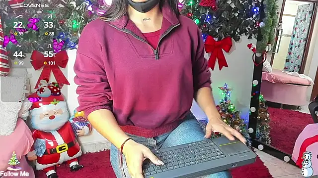 Snapshot of DestinyHills chatting on December 15, 12:42 pm DestinyHills online show from December 15, 12:42 pm