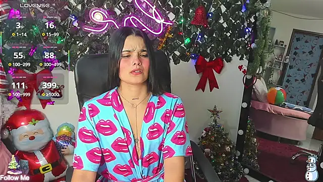 Snapshot of DestinyHills chatting on December 17, 3:01 am DestinyHills online show from December 17, 3:01 am