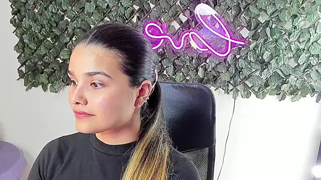 DestinyHills online show from May 21, 11:50 am