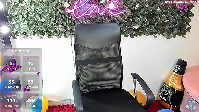 DestinyHills online show from July 4, 12:22 pm