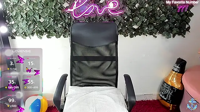 DestinyHills online show from July 6, 3:03 pm