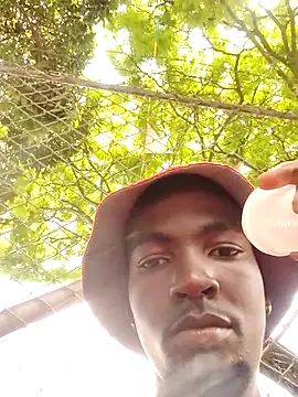 Snapshot of Jheronn28 chatting on October 13, 5:35 pm Jheronn28 online show from October 13, 5:35 pm